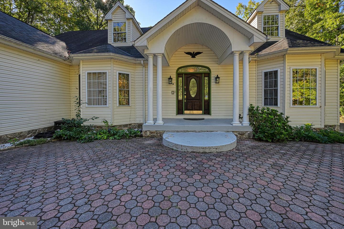 401 Laurelwood Dr
