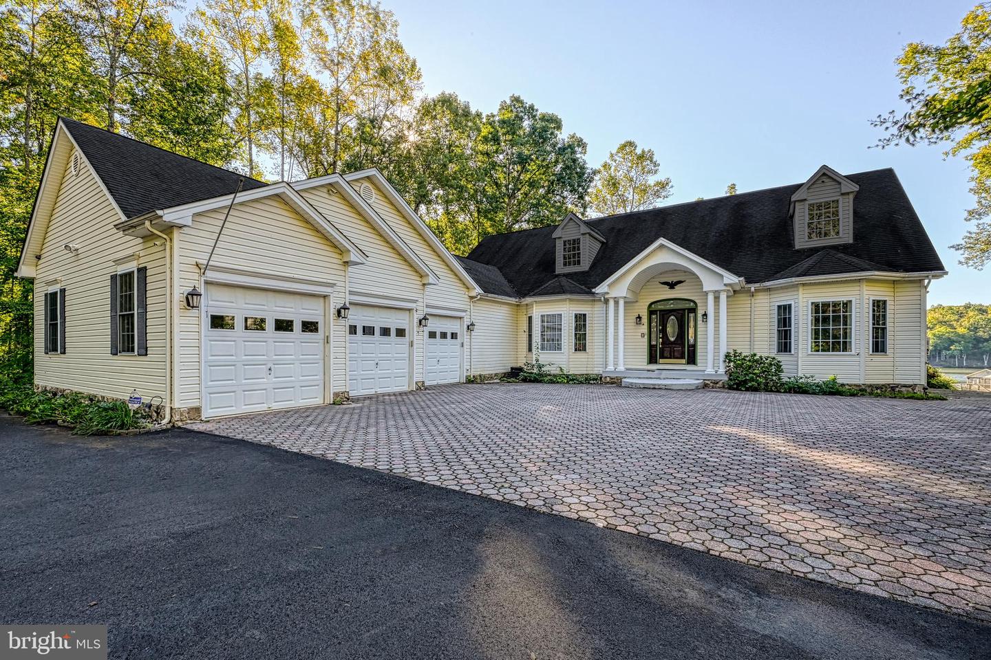 401 Laurelwood Dr