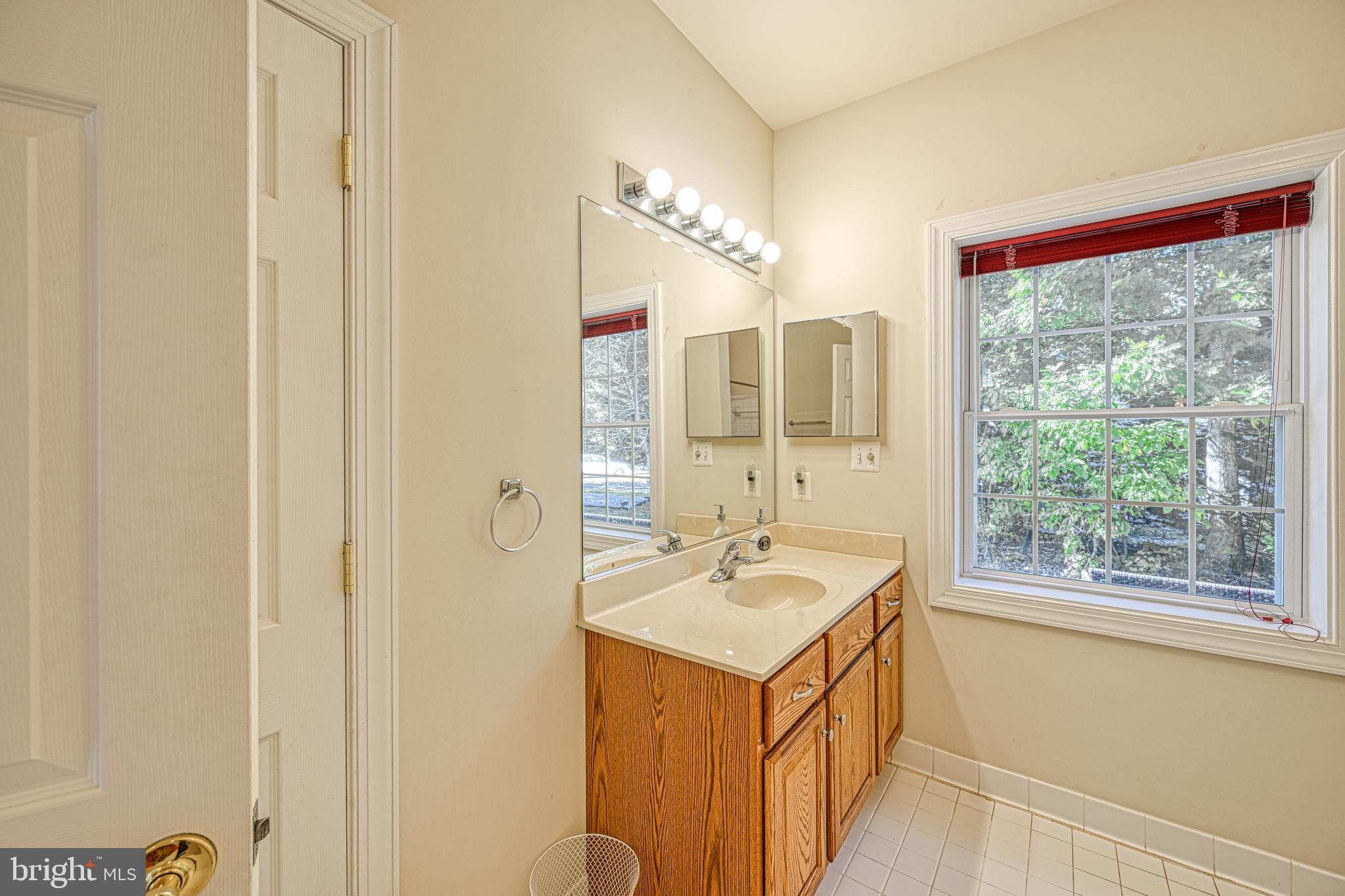 401 Laurelwood Dr