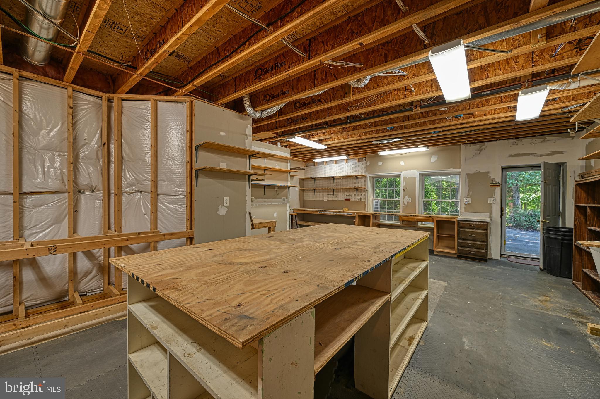 401 Laurelwood Dr