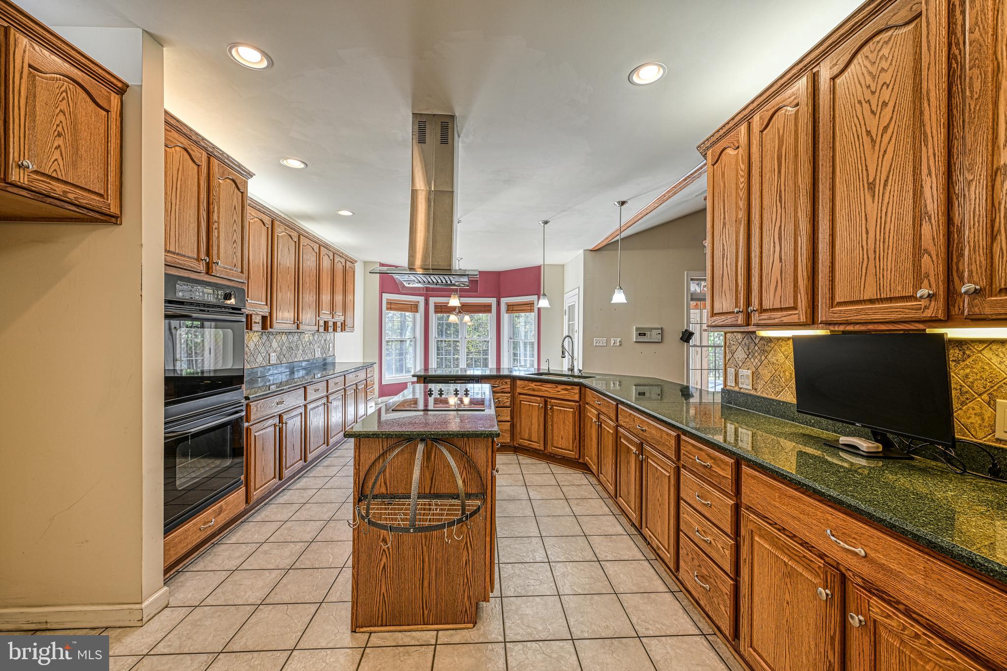 401 Laurelwood Dr