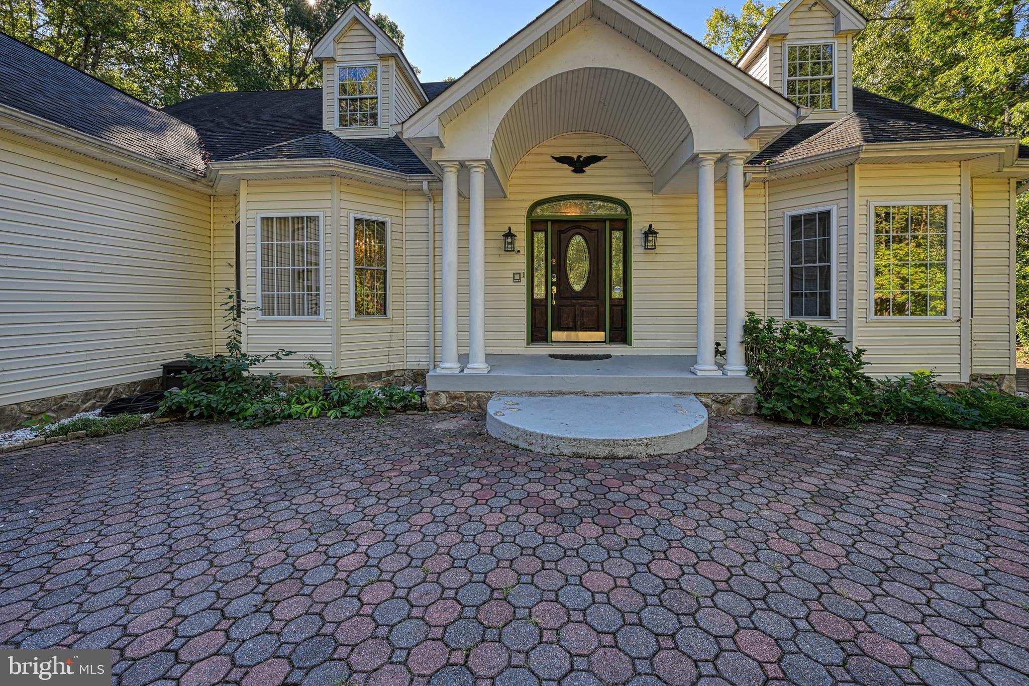 401 Laurelwood Dr