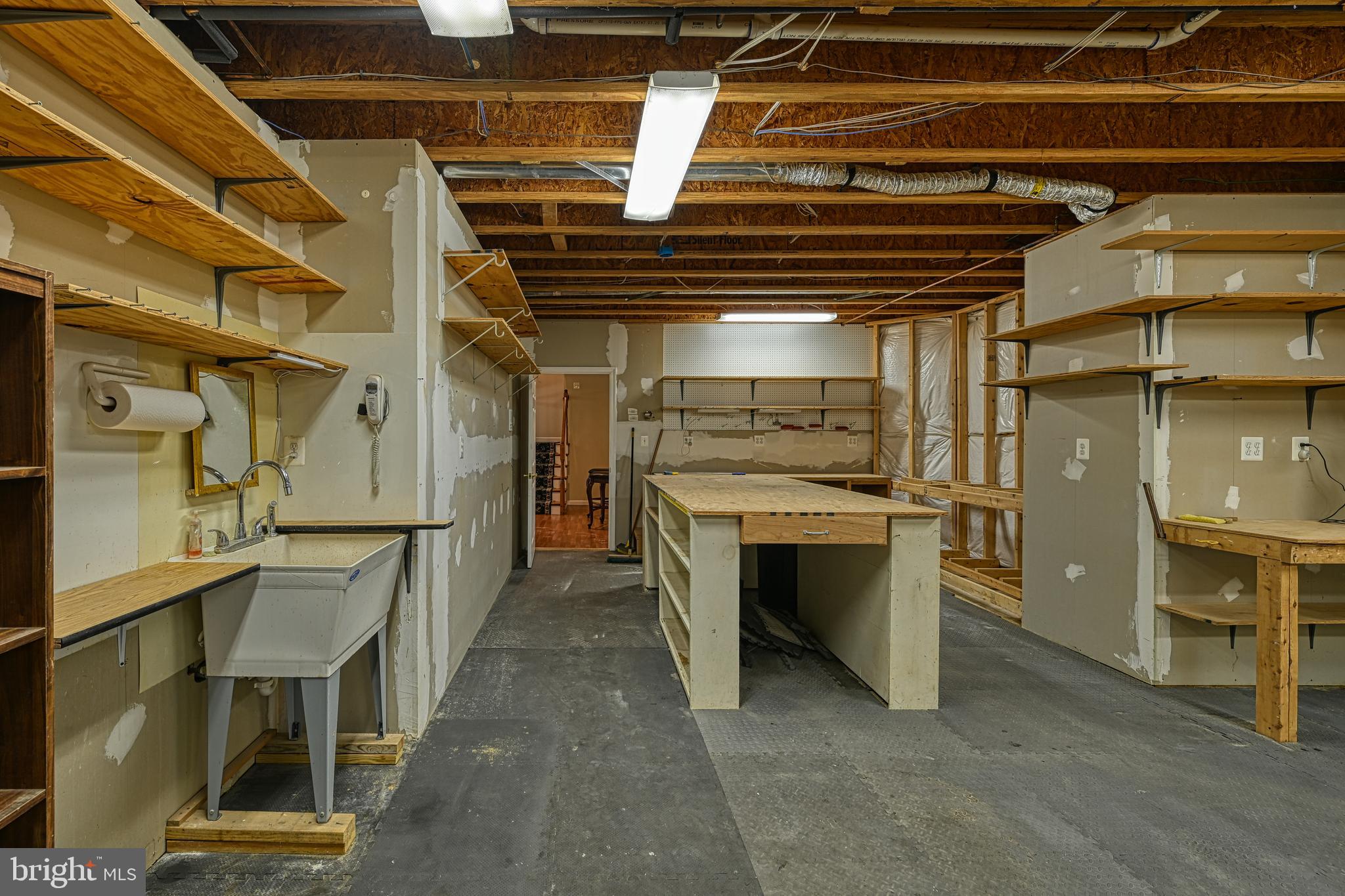 401 Laurelwood Dr
