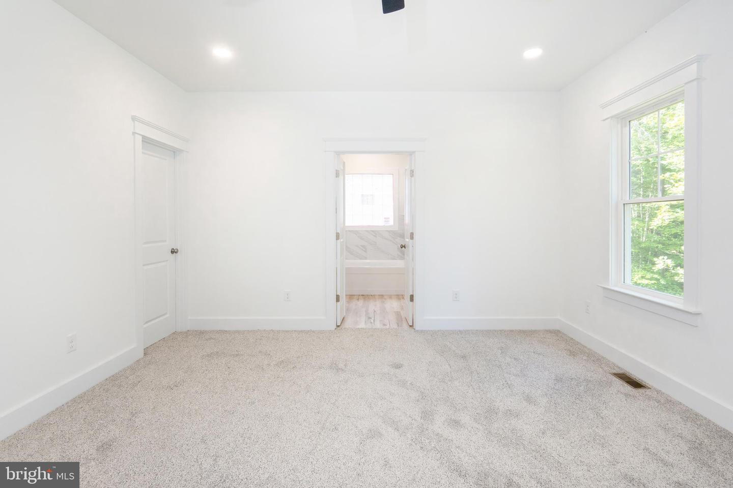 29 Dove Ct