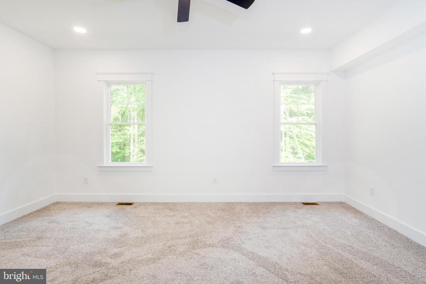 29 Dove Ct
