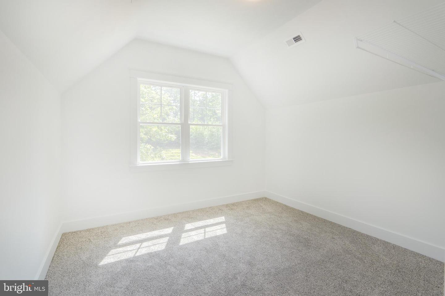 29 Dove Ct