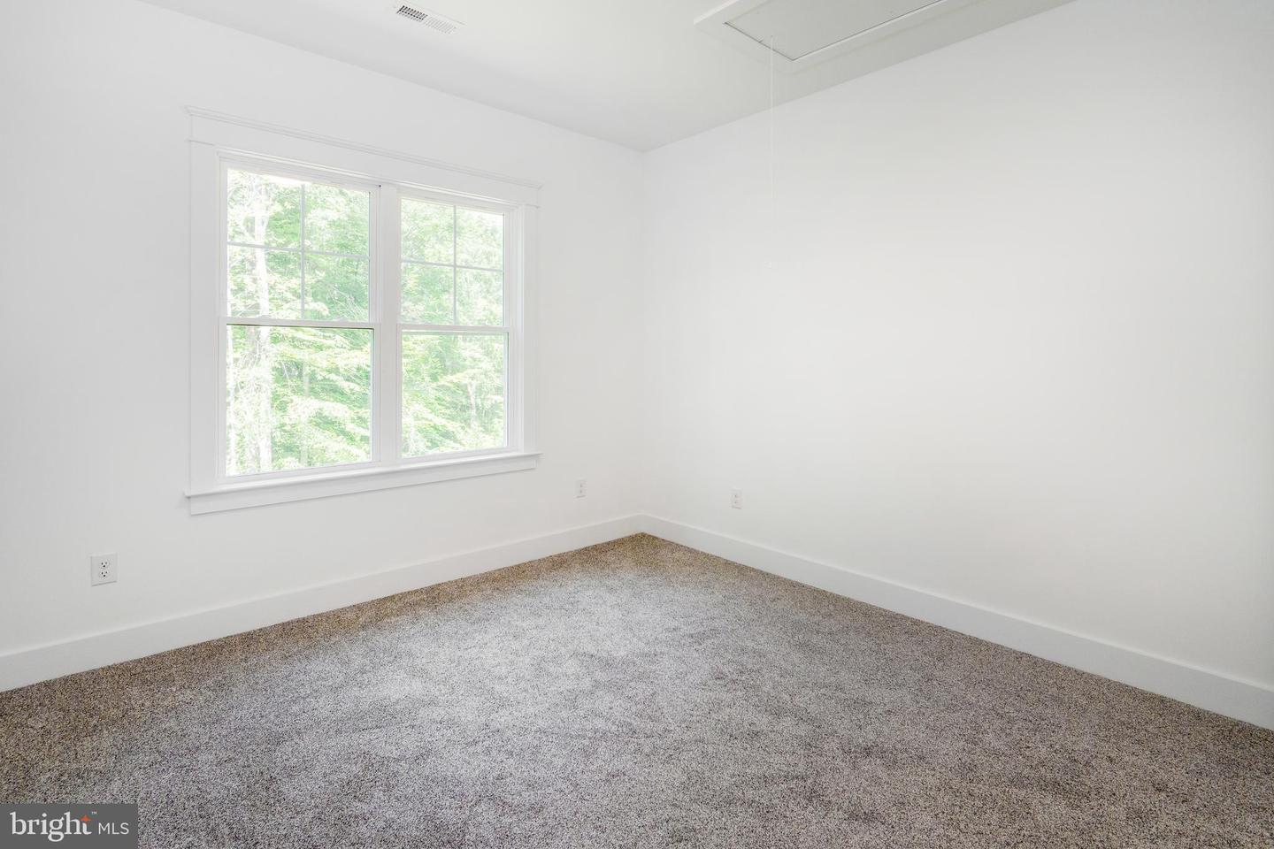 29 Dove Ct