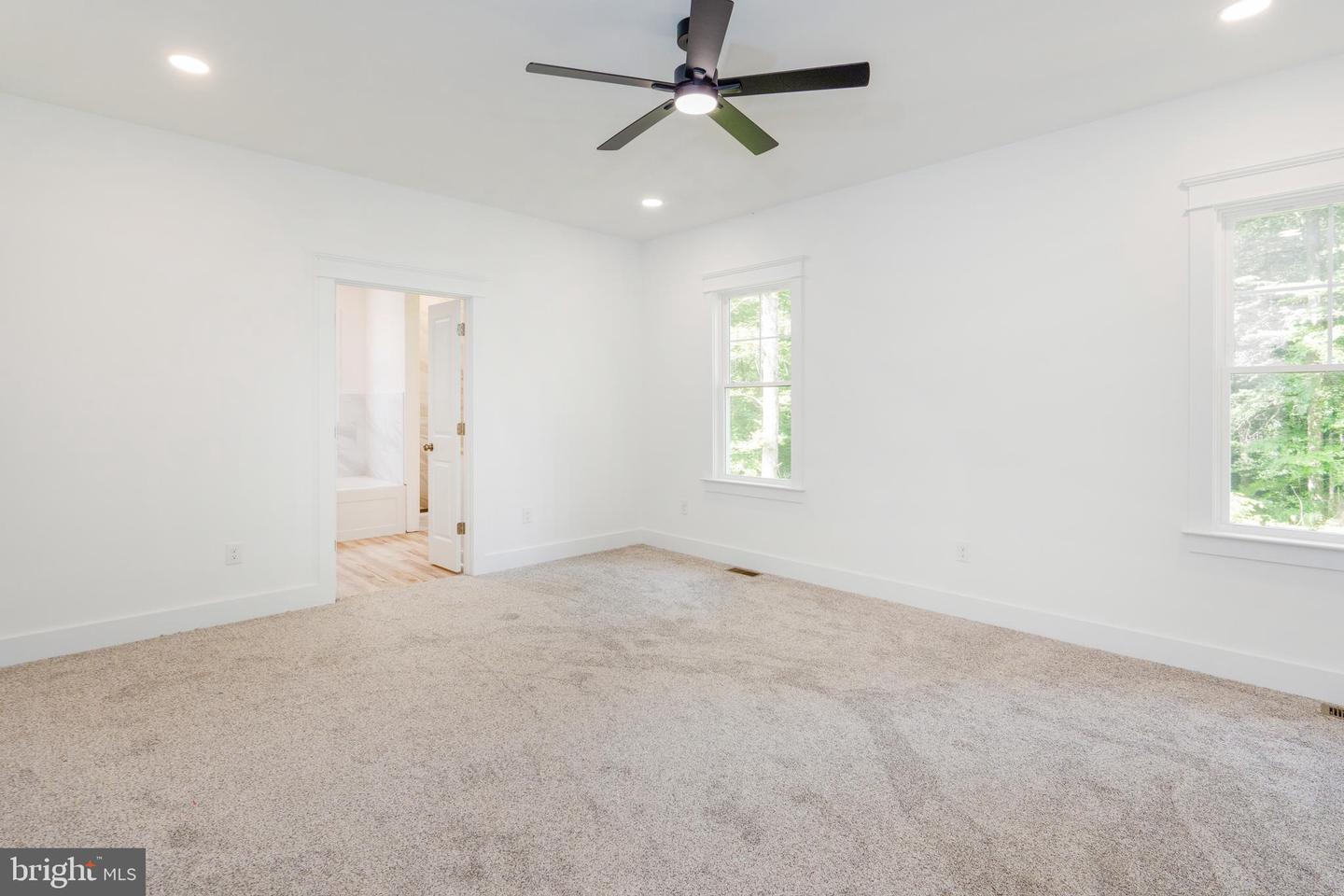 29 Dove Ct