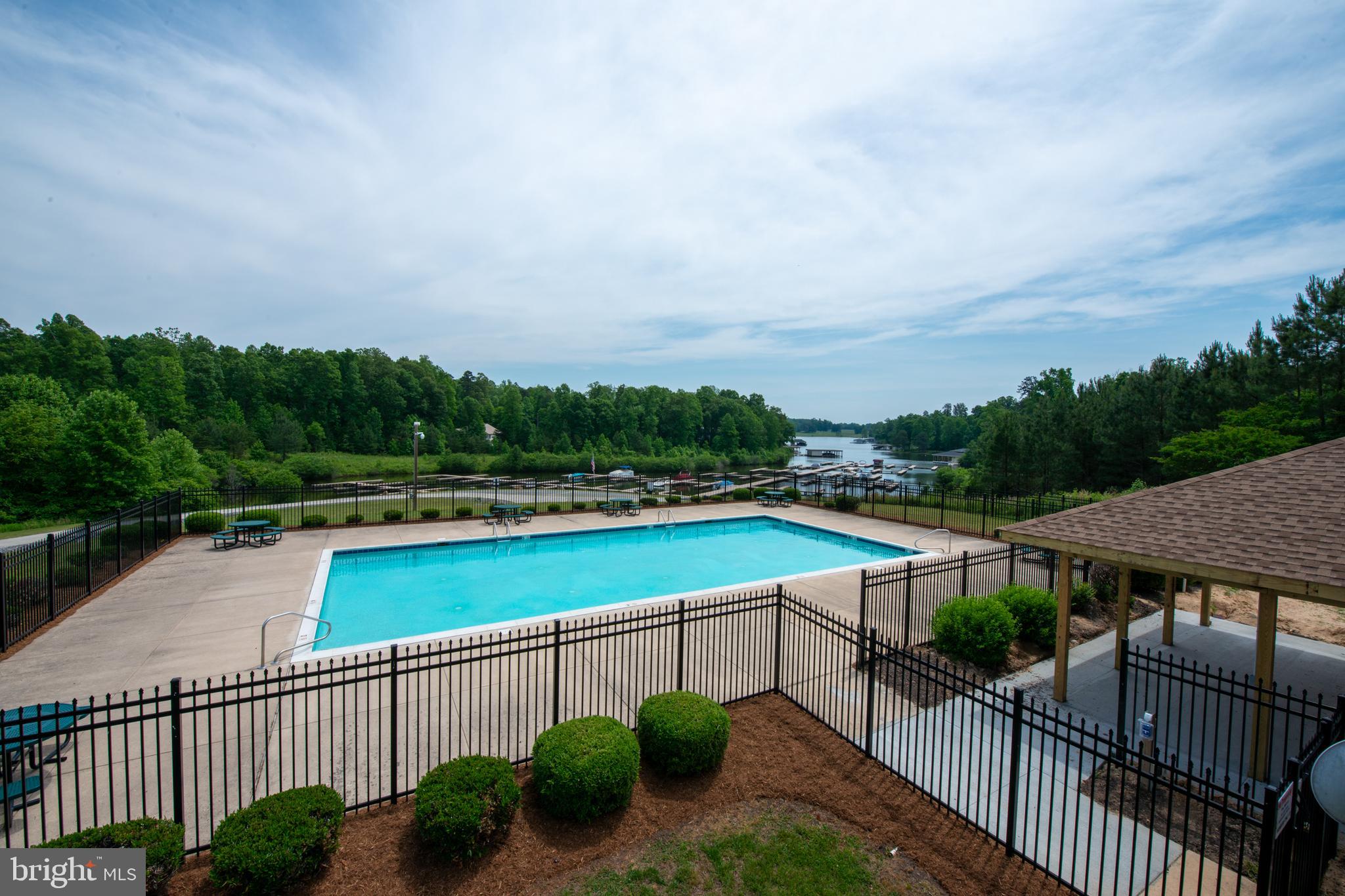 634 Hemlock Loop