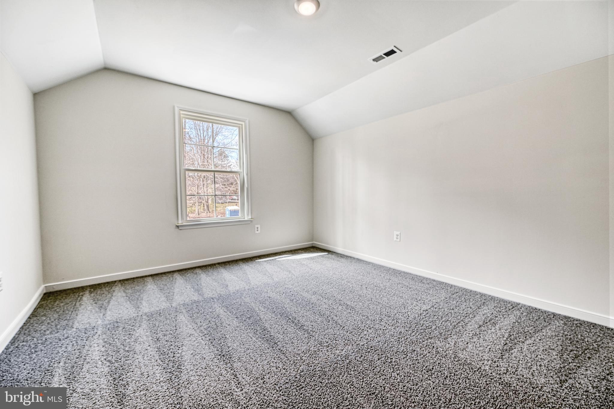 634 Hemlock Loop