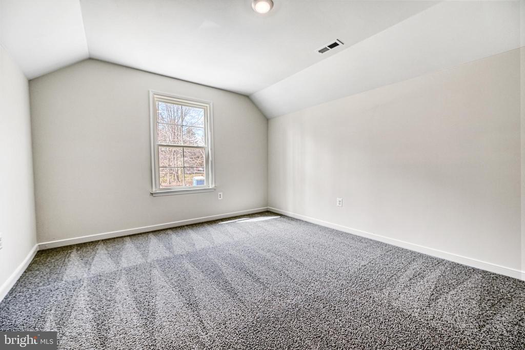 634 Hemlock Loop