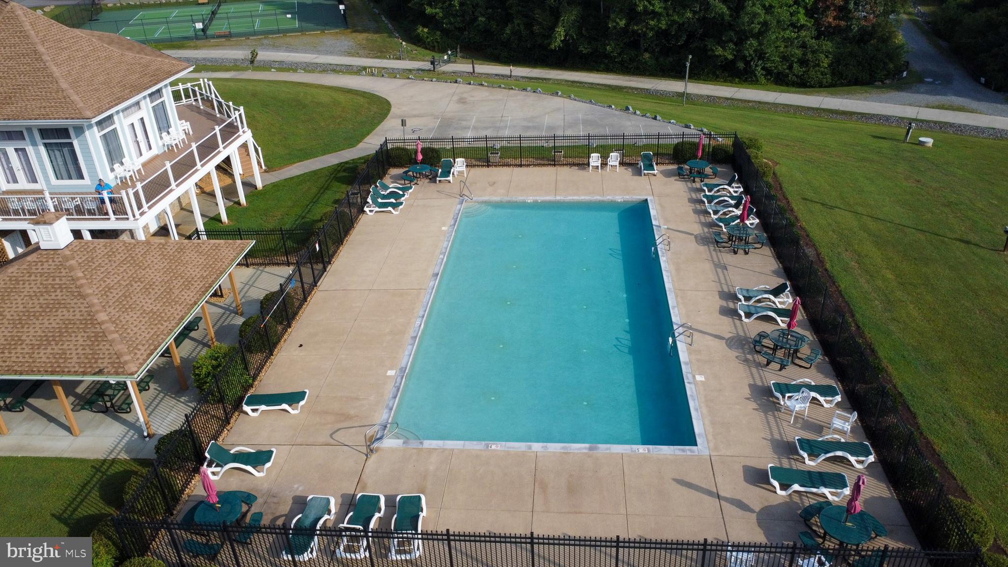 634 Hemlock Loop