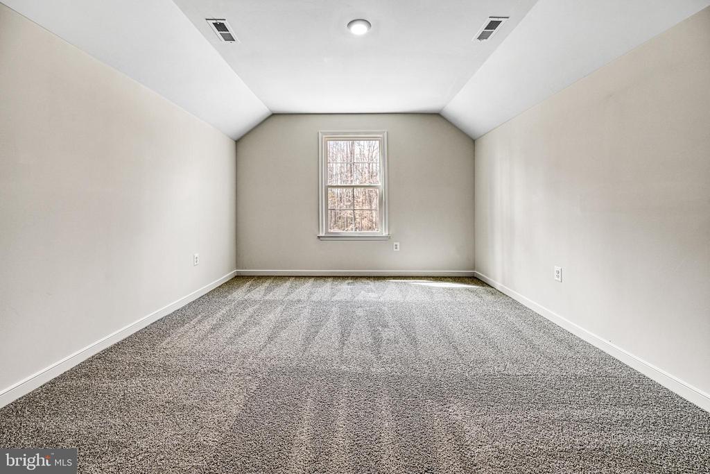 634 Hemlock Loop