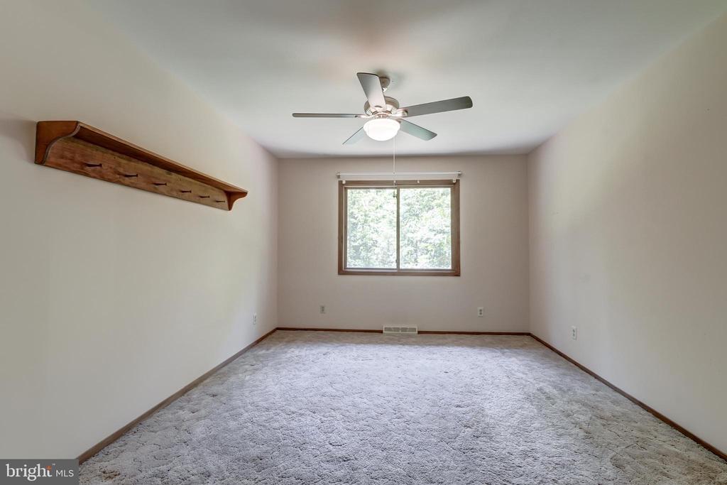 120 Lakewood Circle