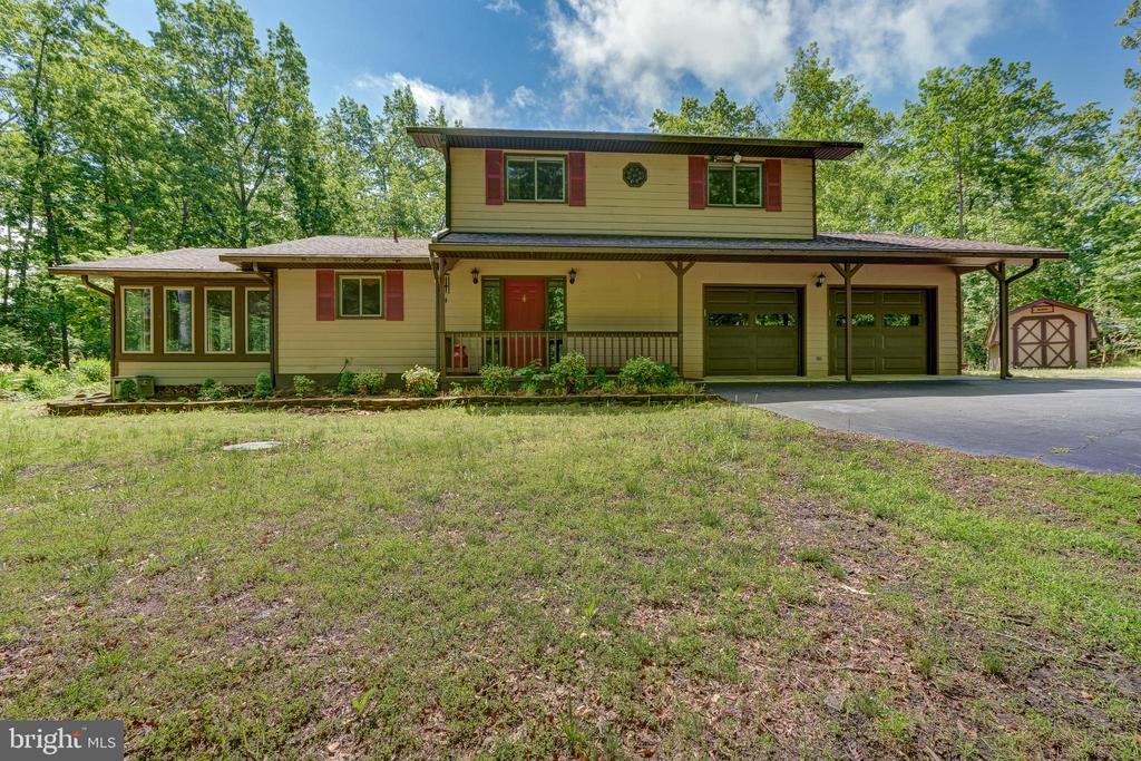 120 Lakewood Circle