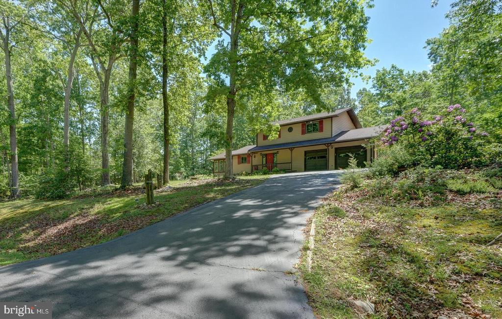 120 Lakewood Circle