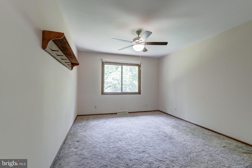 120 Lakewood Circle