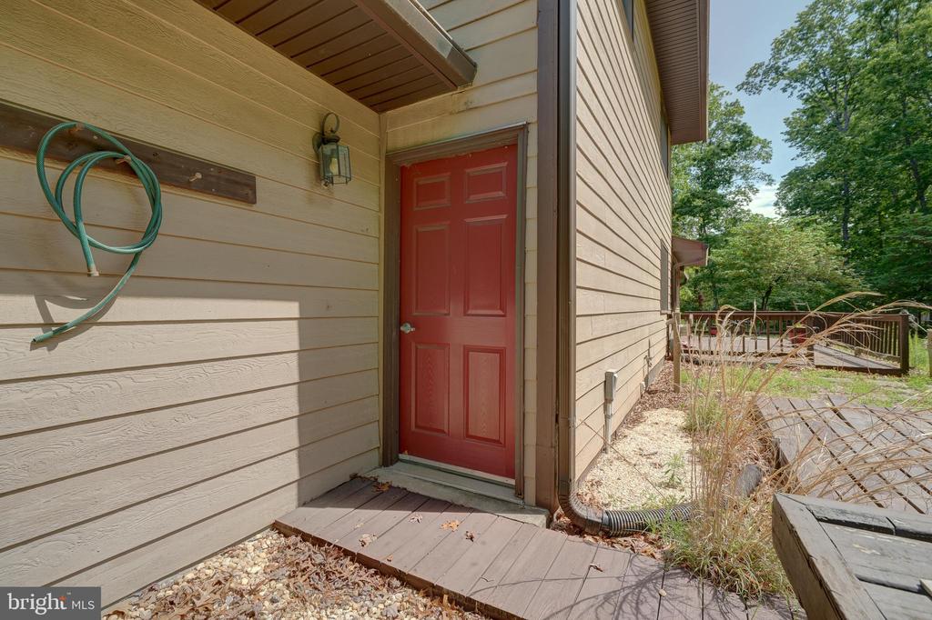 120 Lakewood Circle