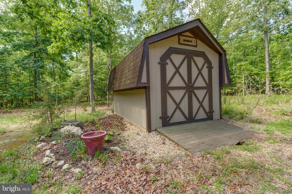 120 Lakewood Circle