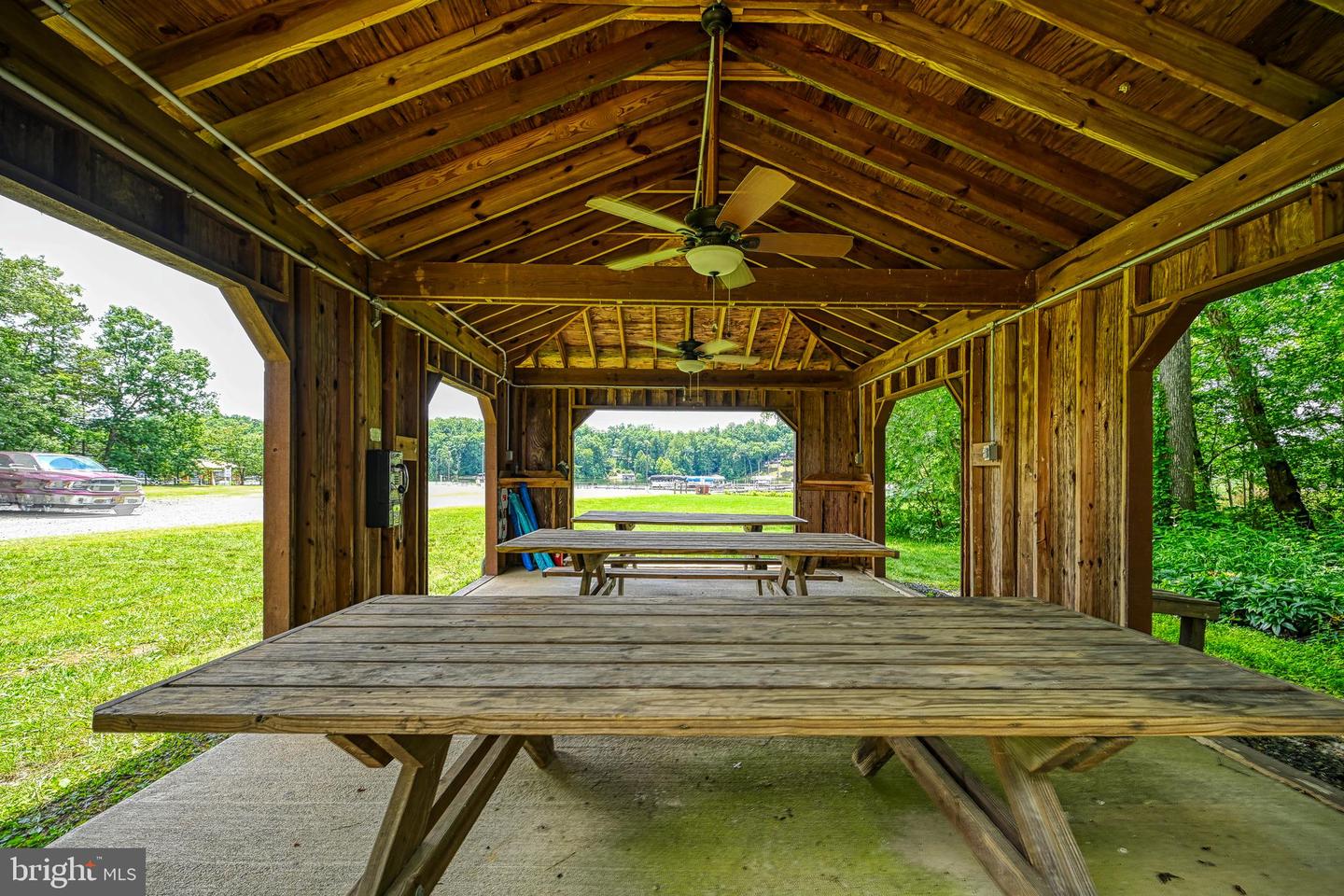 219 Oakwood Dr