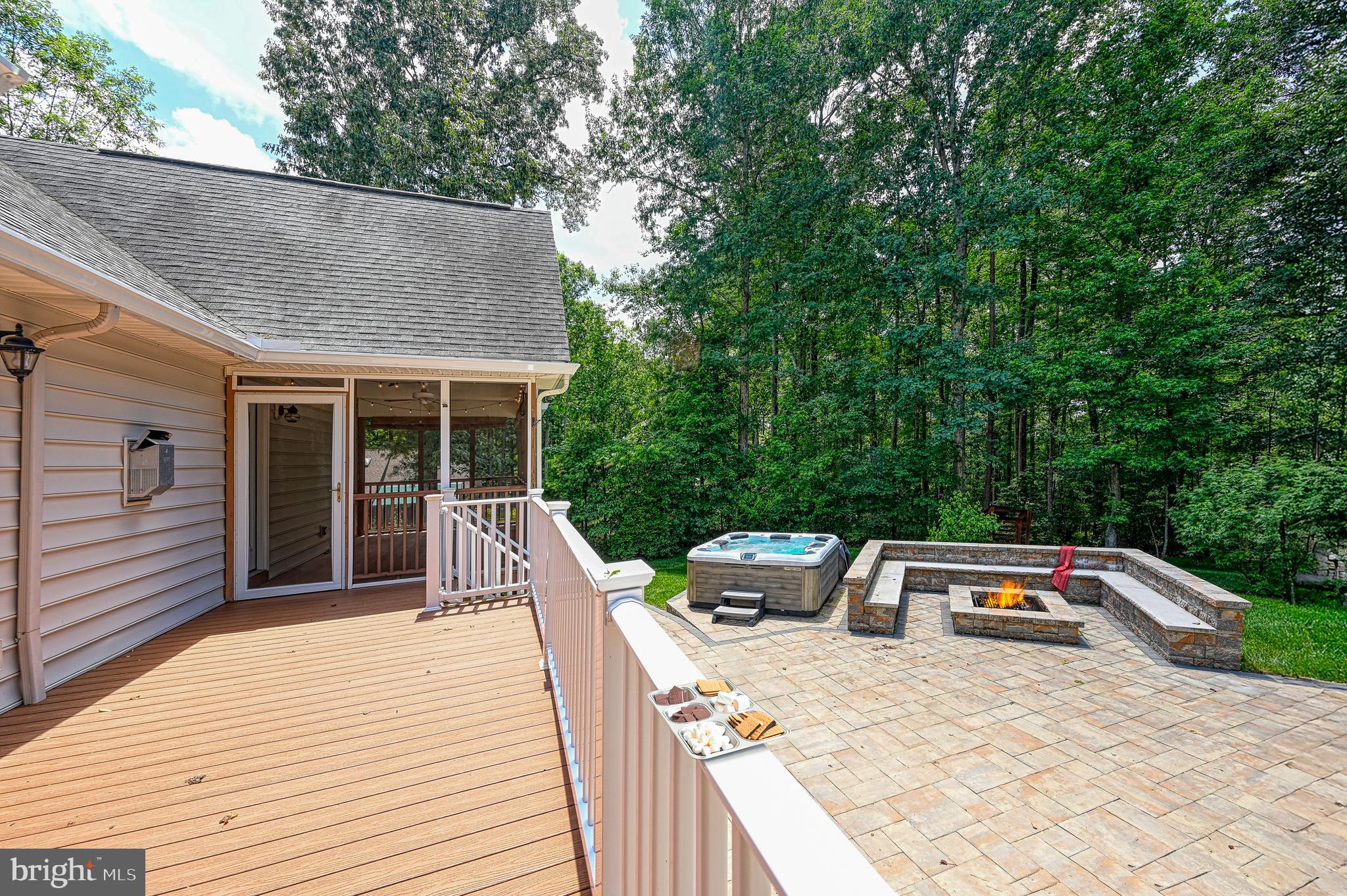 219 Oakwood Dr