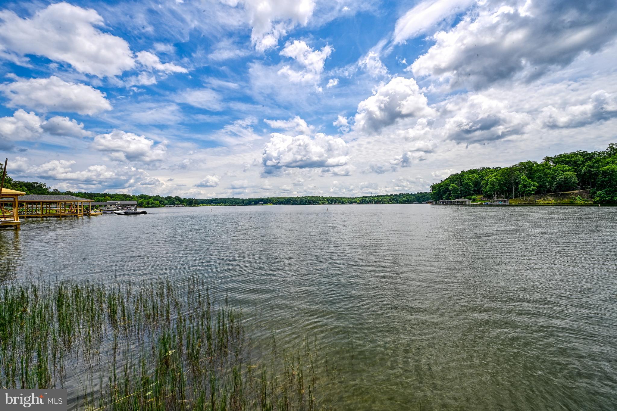 219 Oakwood Dr
