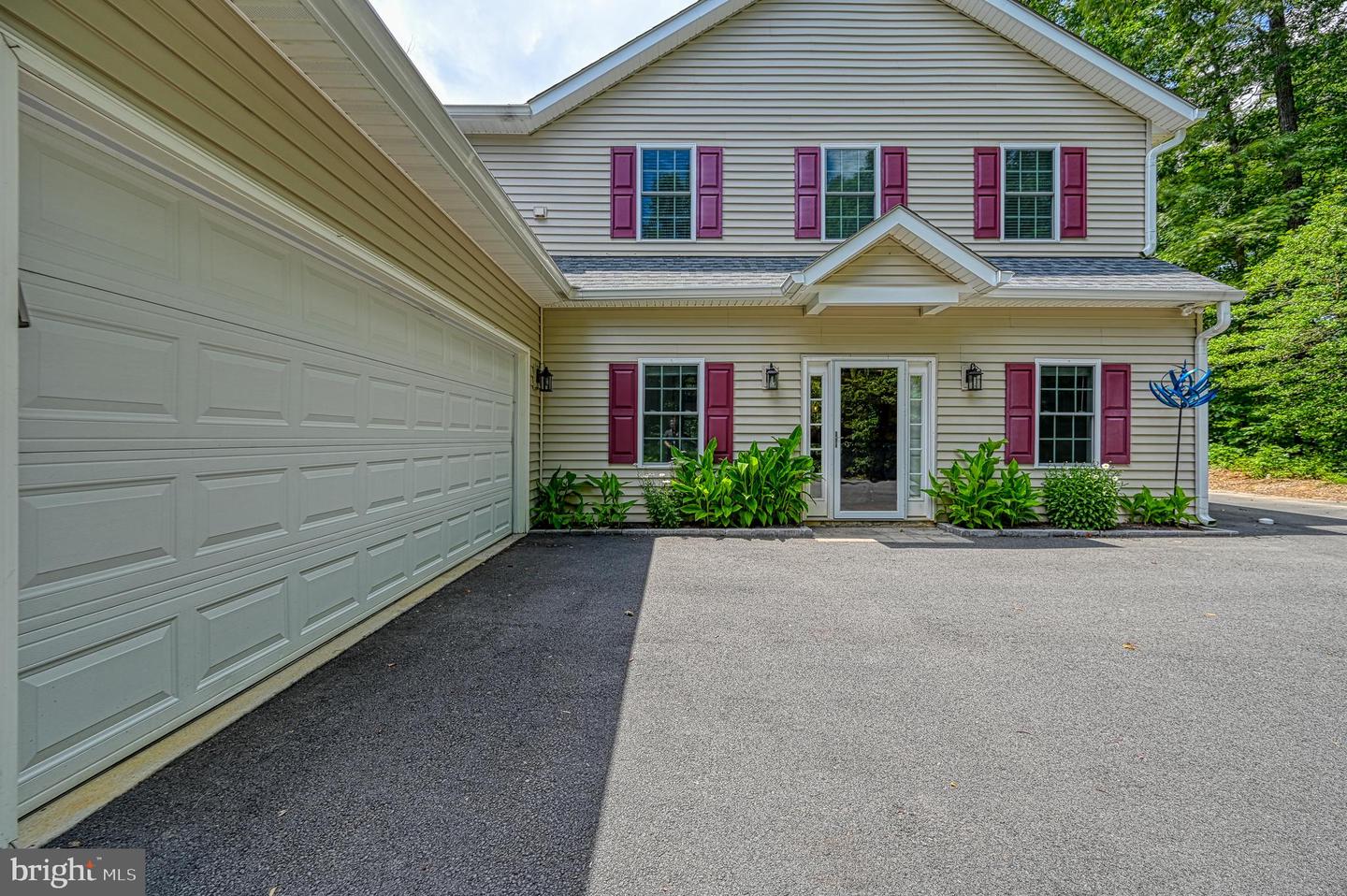 219 Oakwood Dr