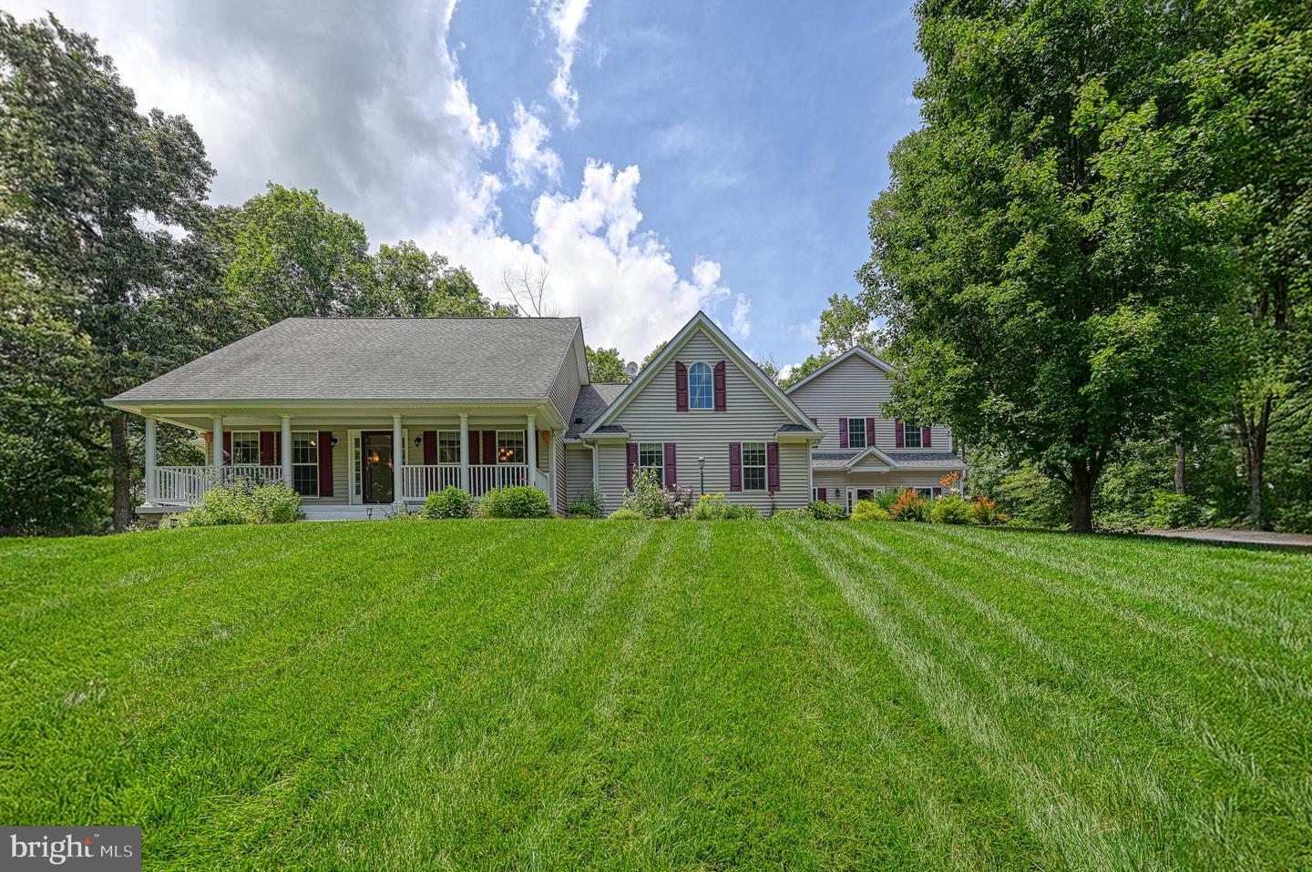219 Oakwood Dr