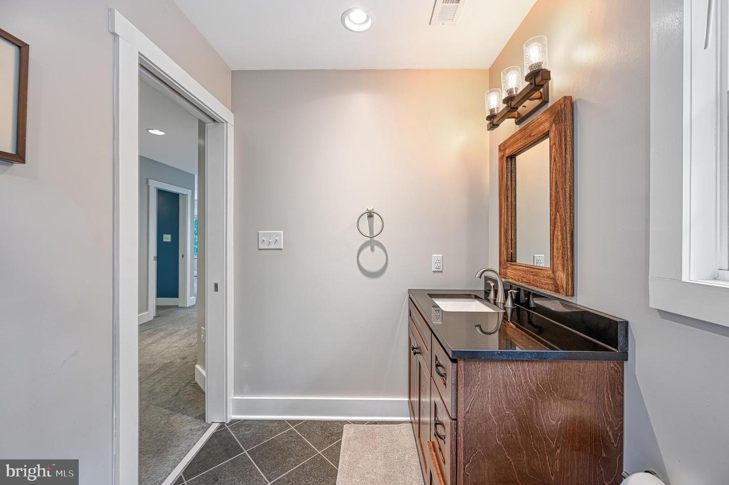 219 Oakwood Dr
