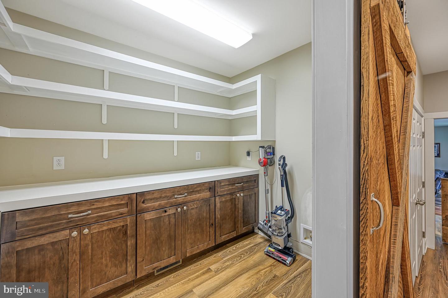 219 Oakwood Dr