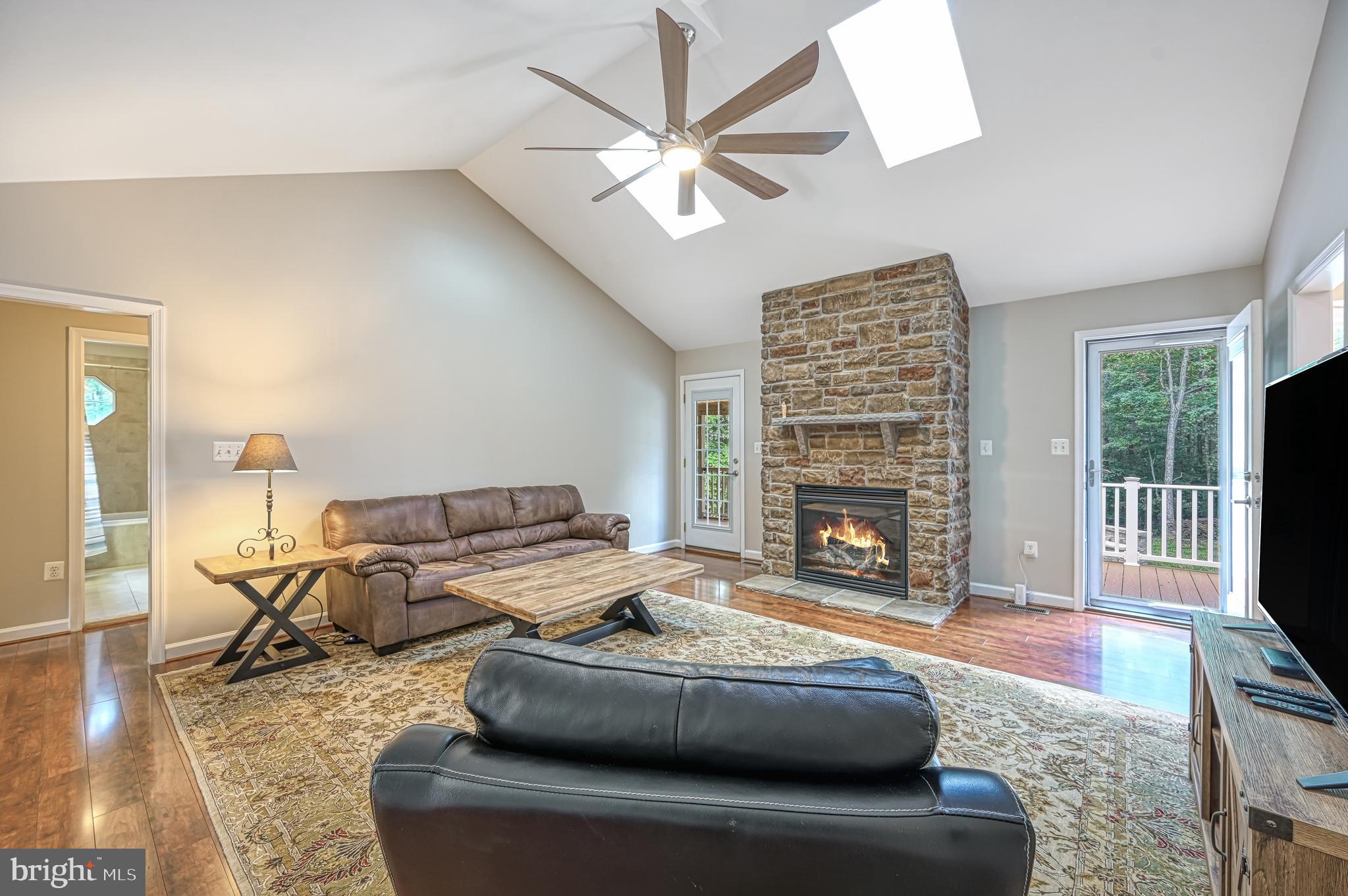 219 Oakwood Dr