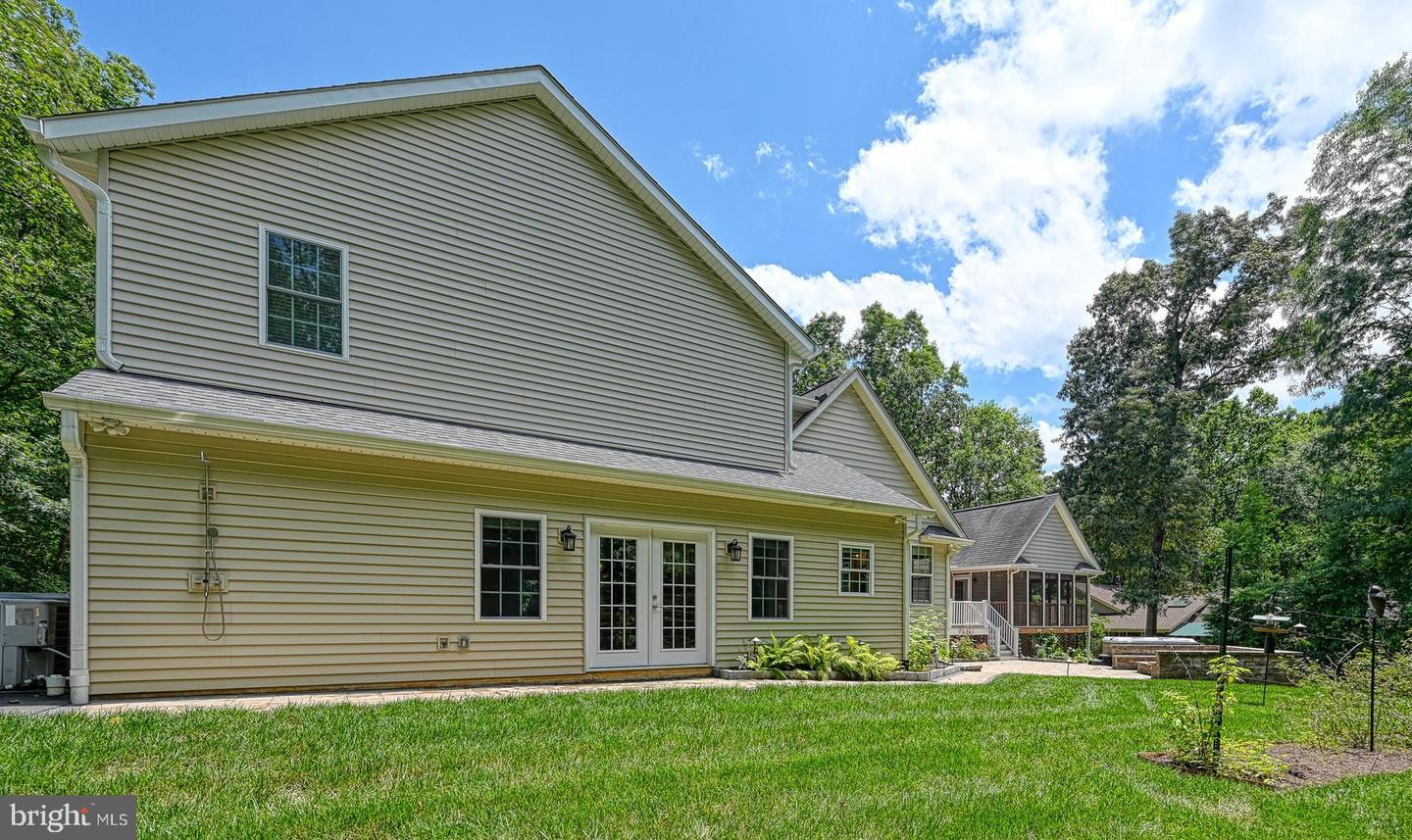 219 Oakwood Dr