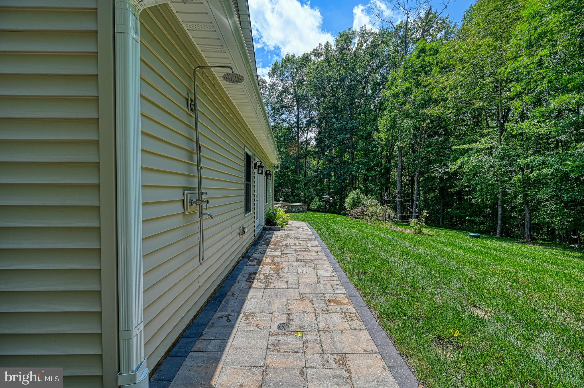 219 Oakwood Dr