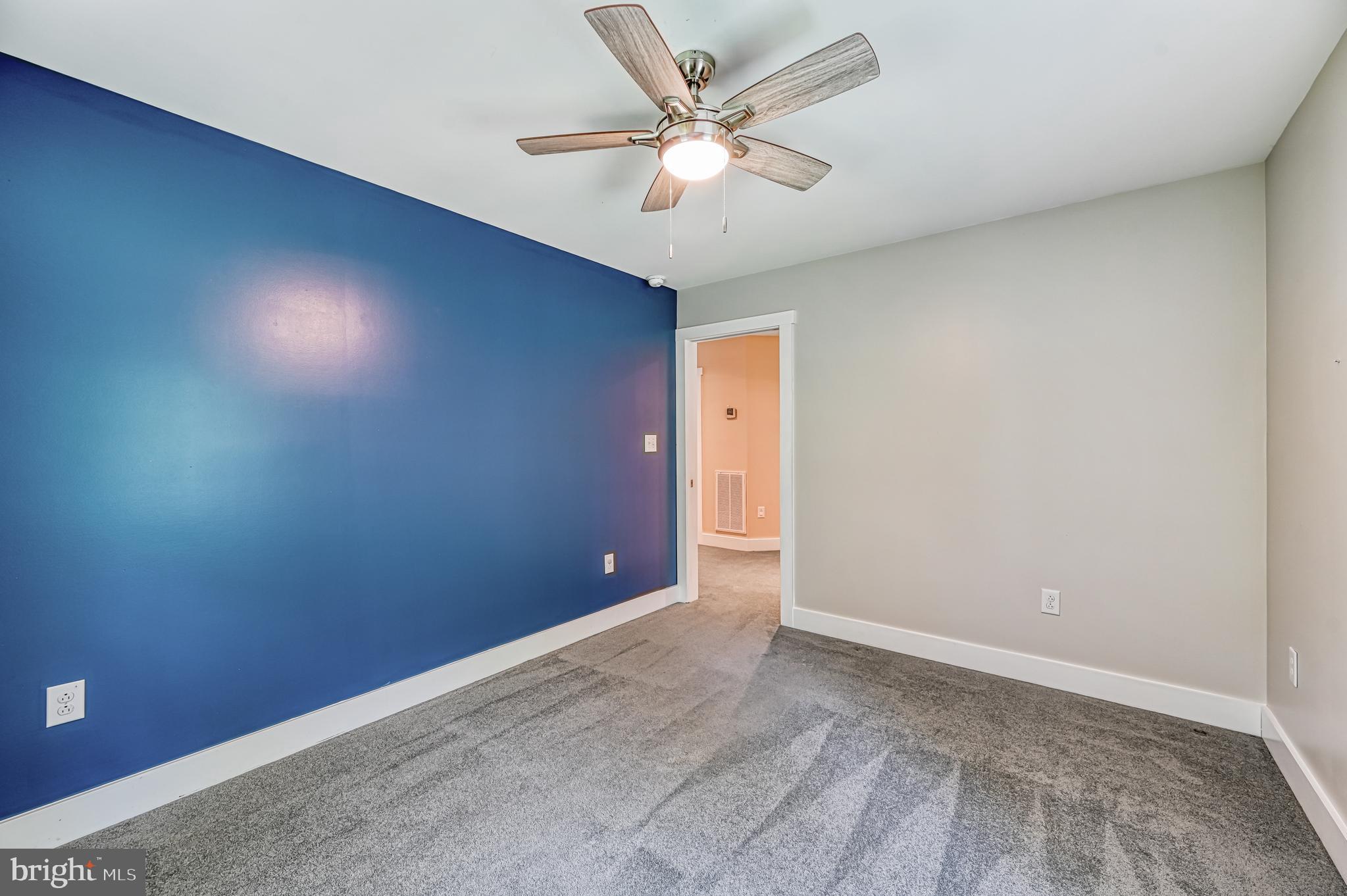 219 Oakwood Dr