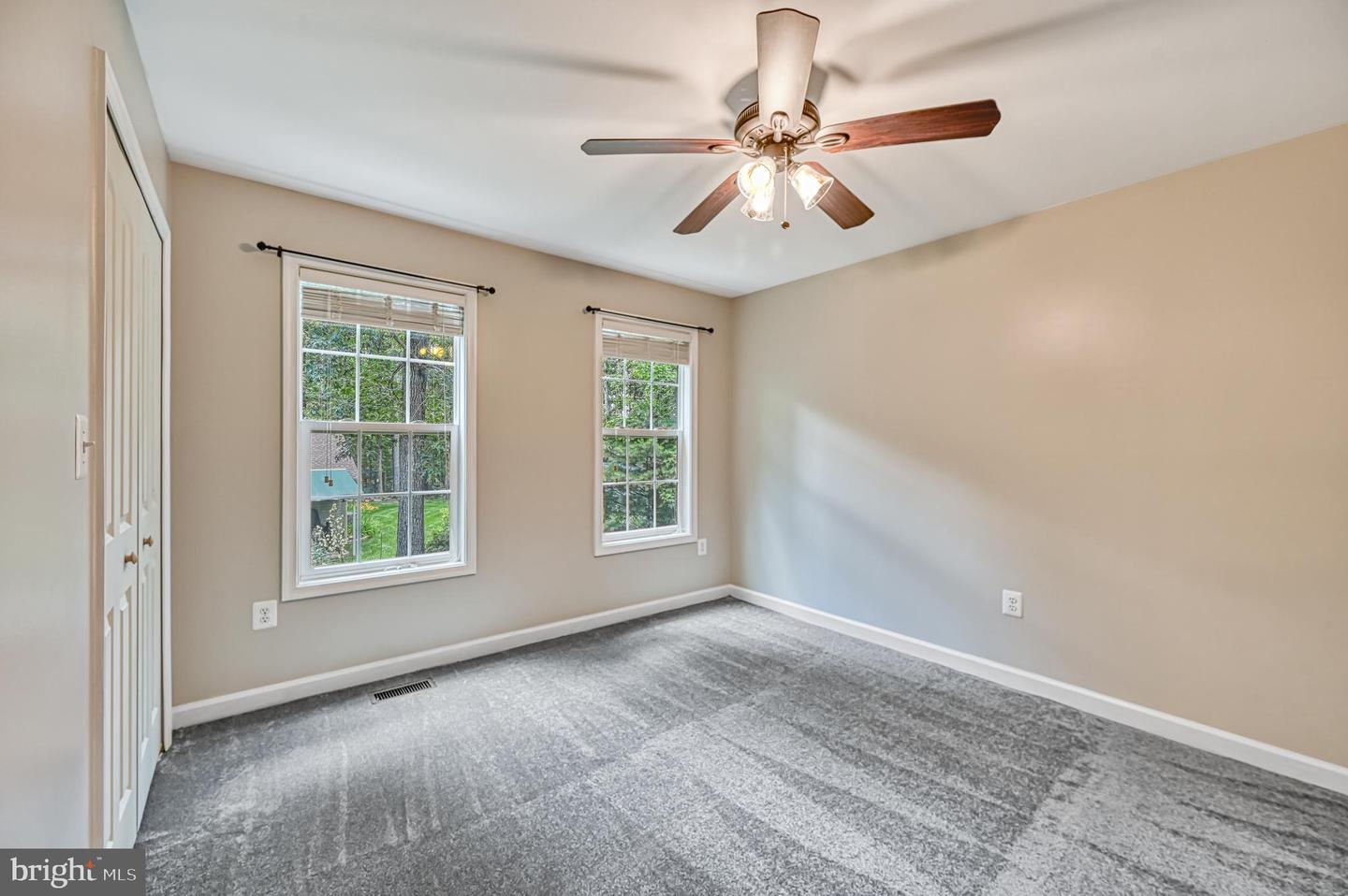 219 Oakwood Dr