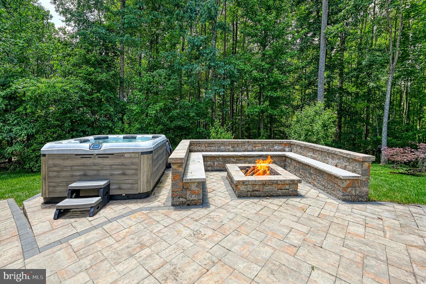 219 Oakwood Dr