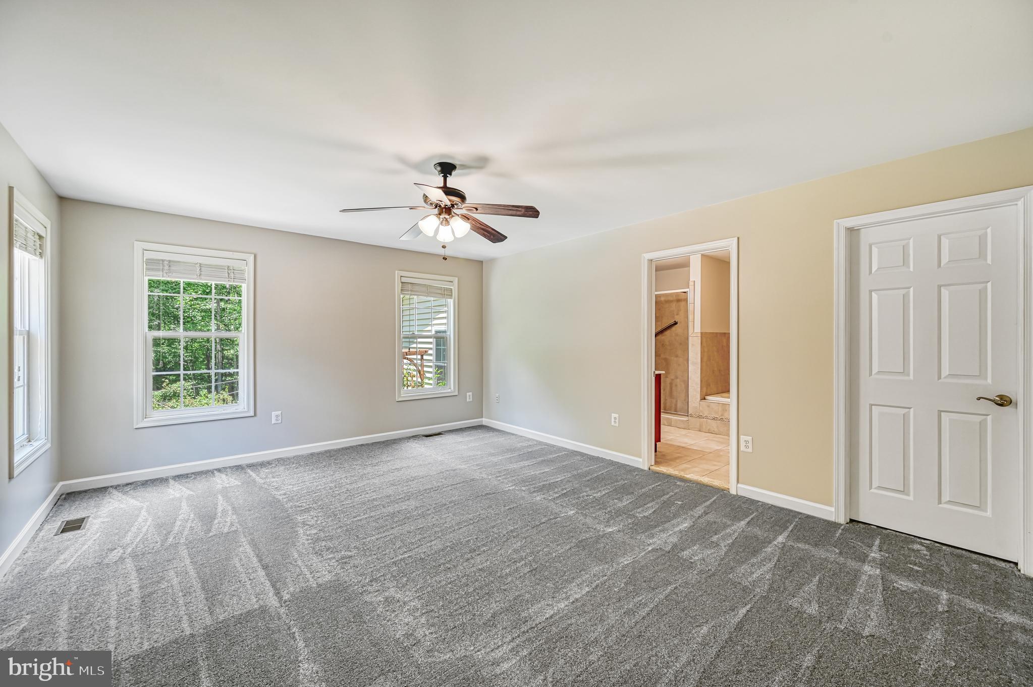 219 Oakwood Dr