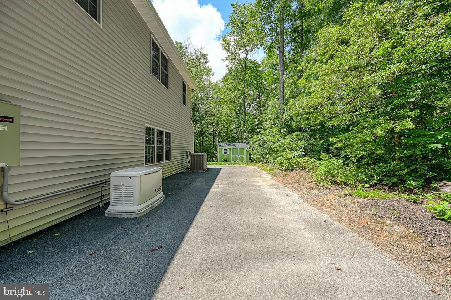 219 Oakwood Dr