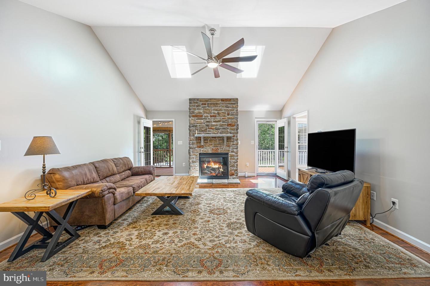 219 Oakwood Dr