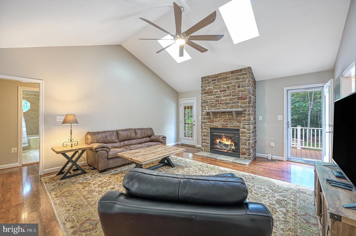 219 Oakwood Dr