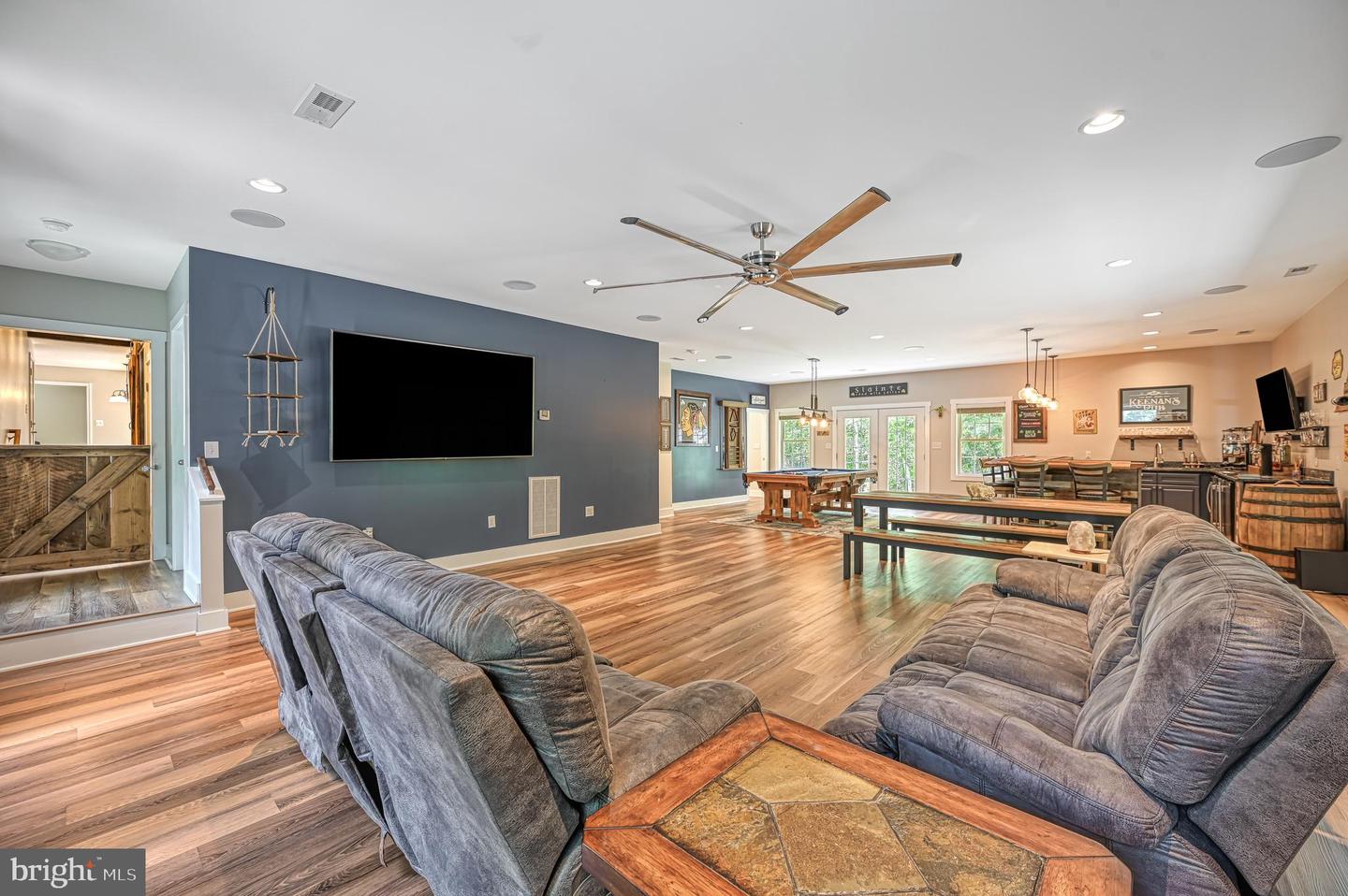 219 Oakwood Dr