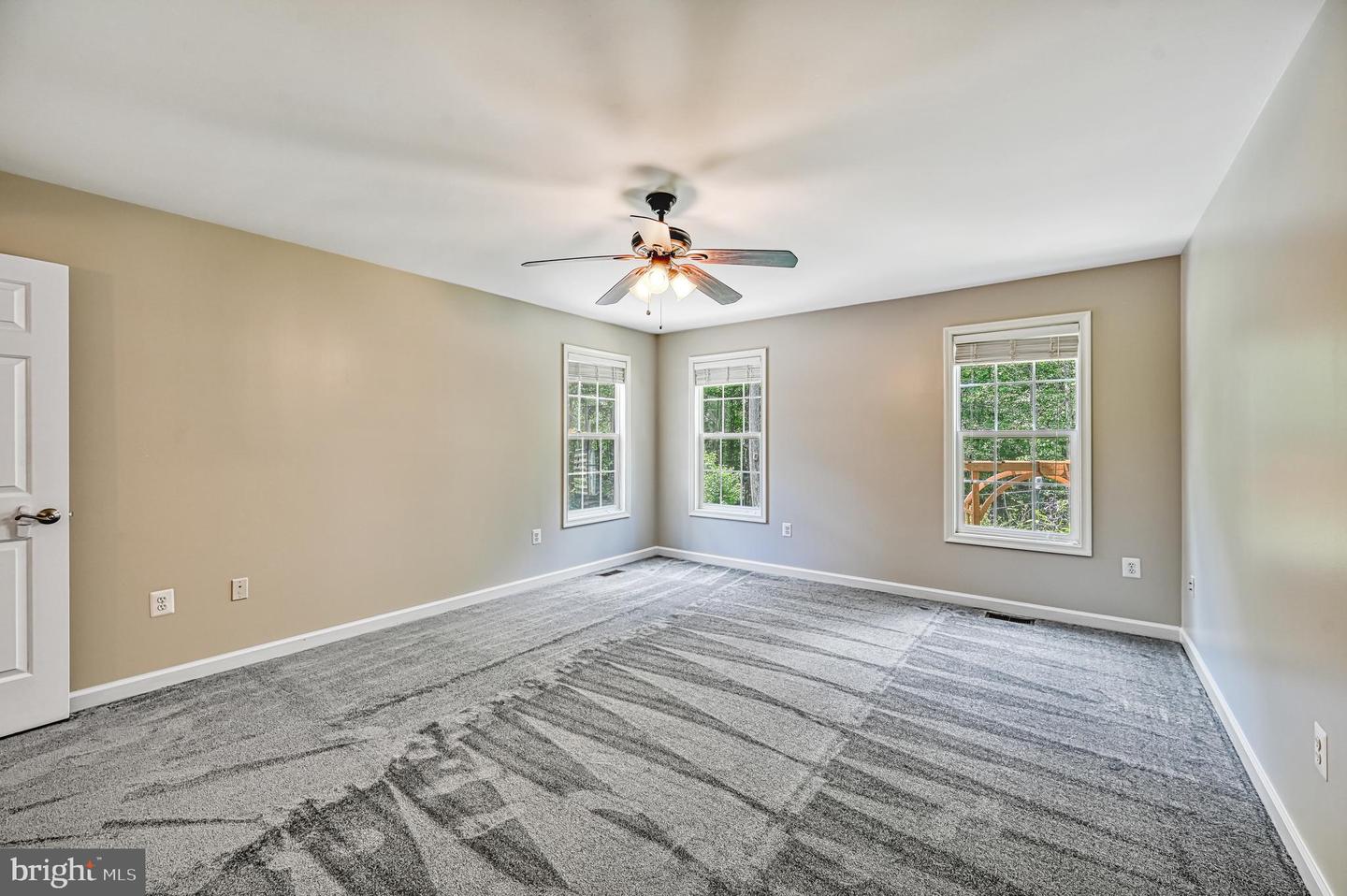 219 Oakwood Dr