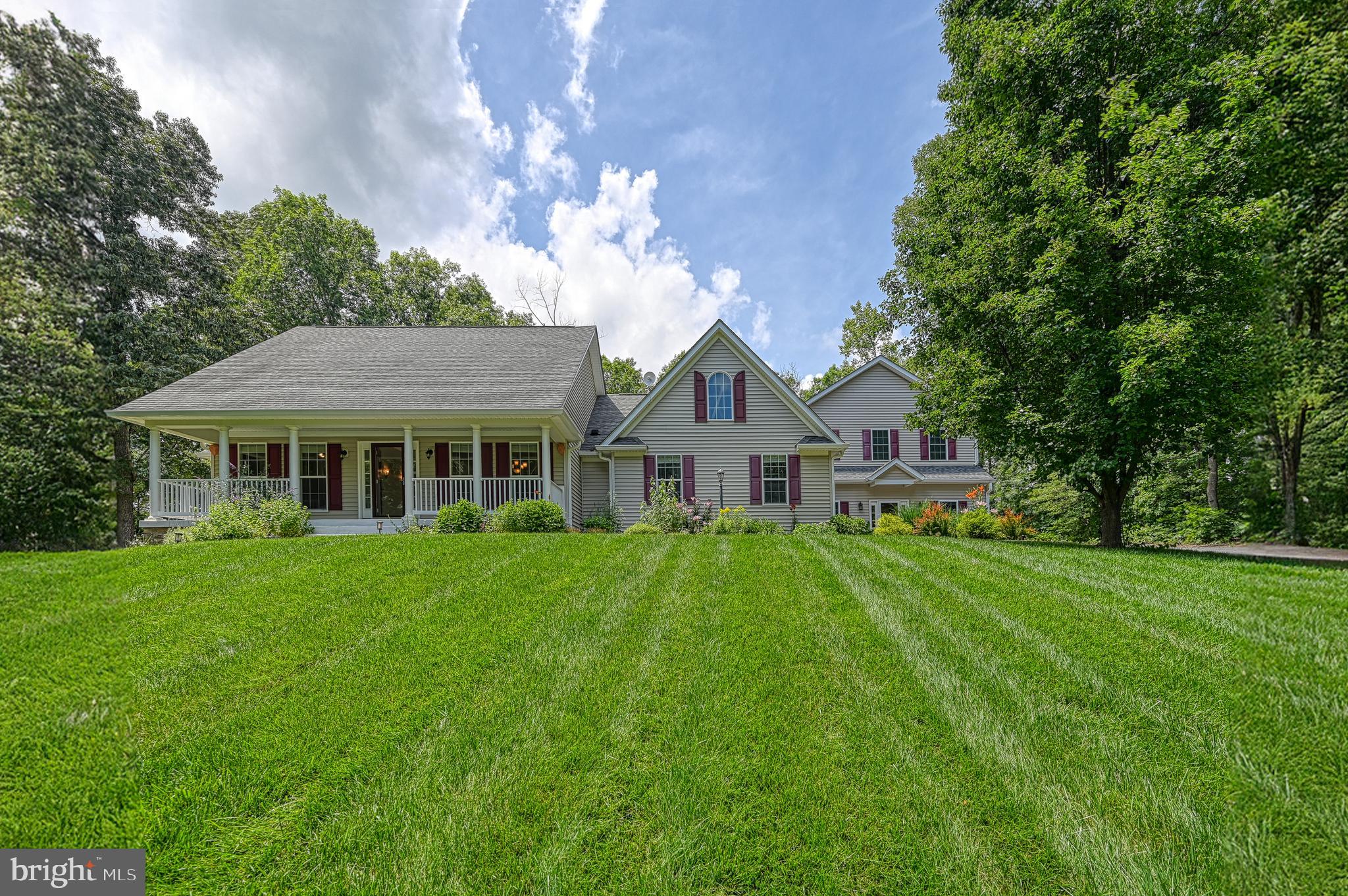 219 Oakwood Dr