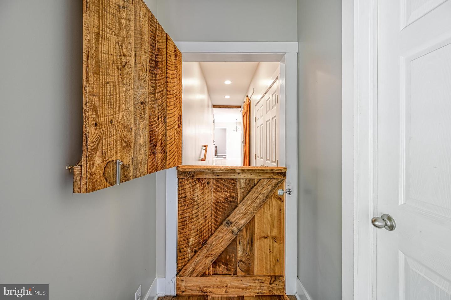 219 Oakwood Dr