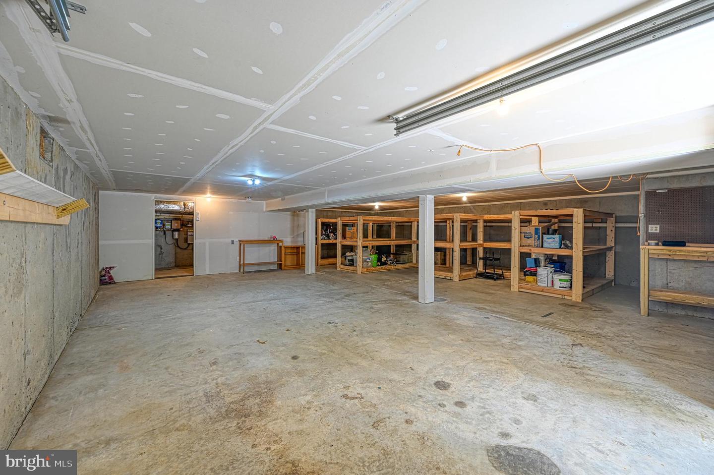 219 Oakwood Dr