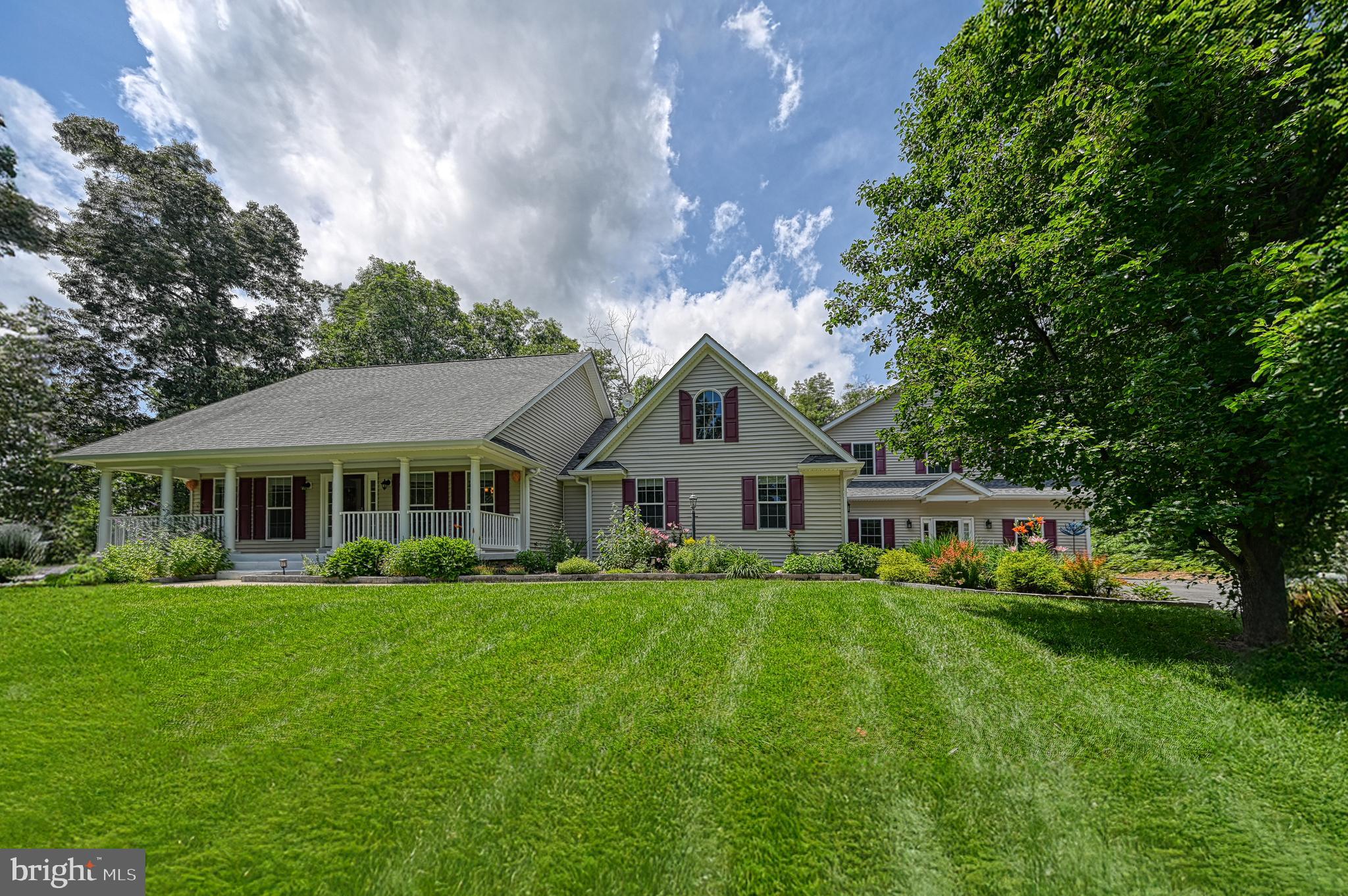 219 Oakwood Dr