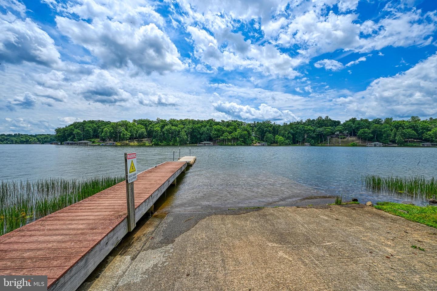 219 Oakwood Dr