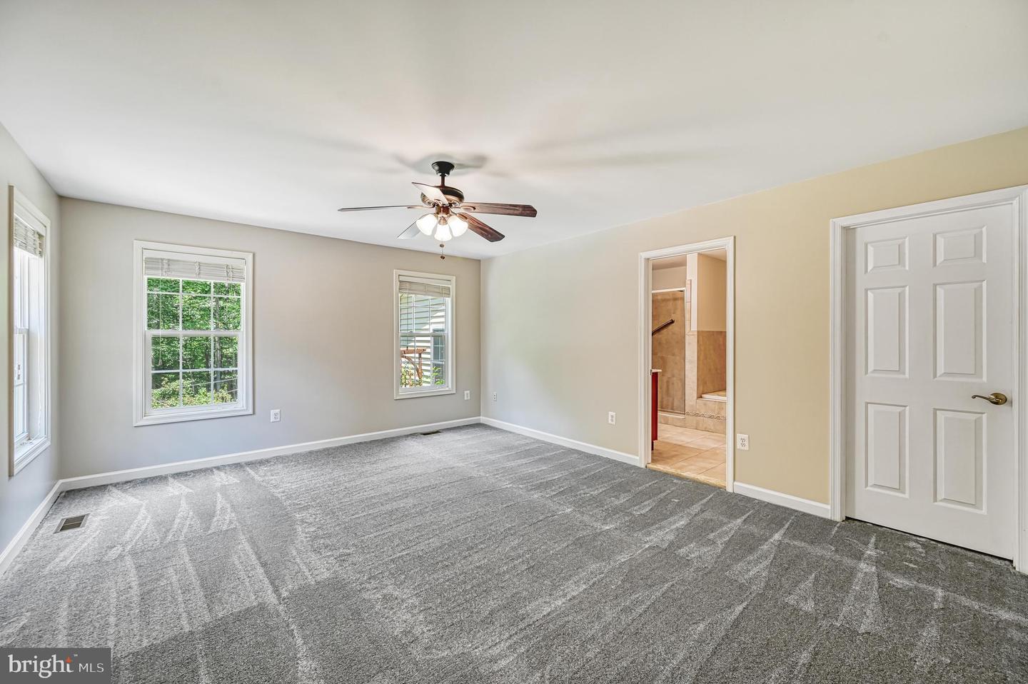 219 Oakwood Dr