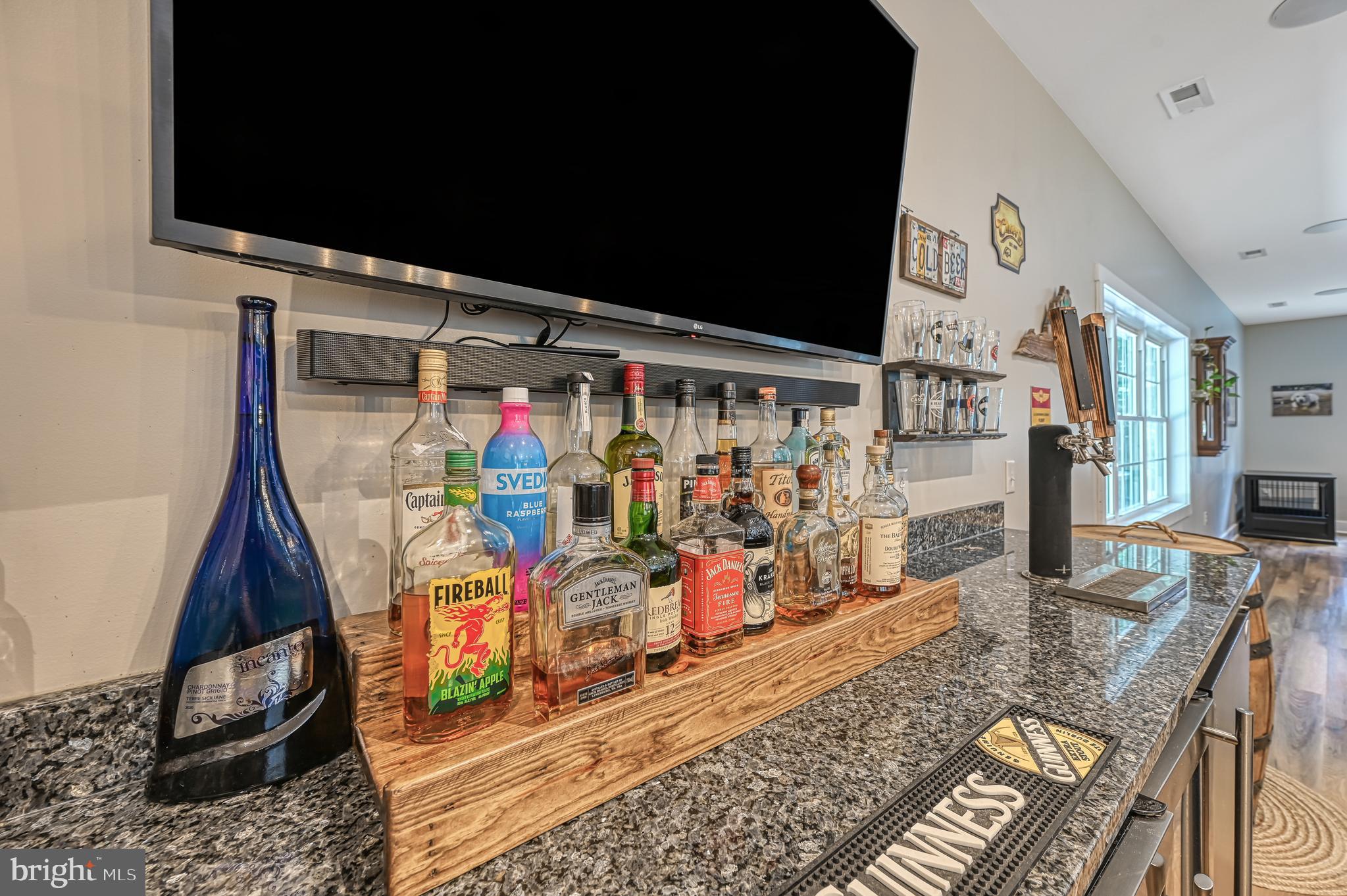 219 Oakwood Dr