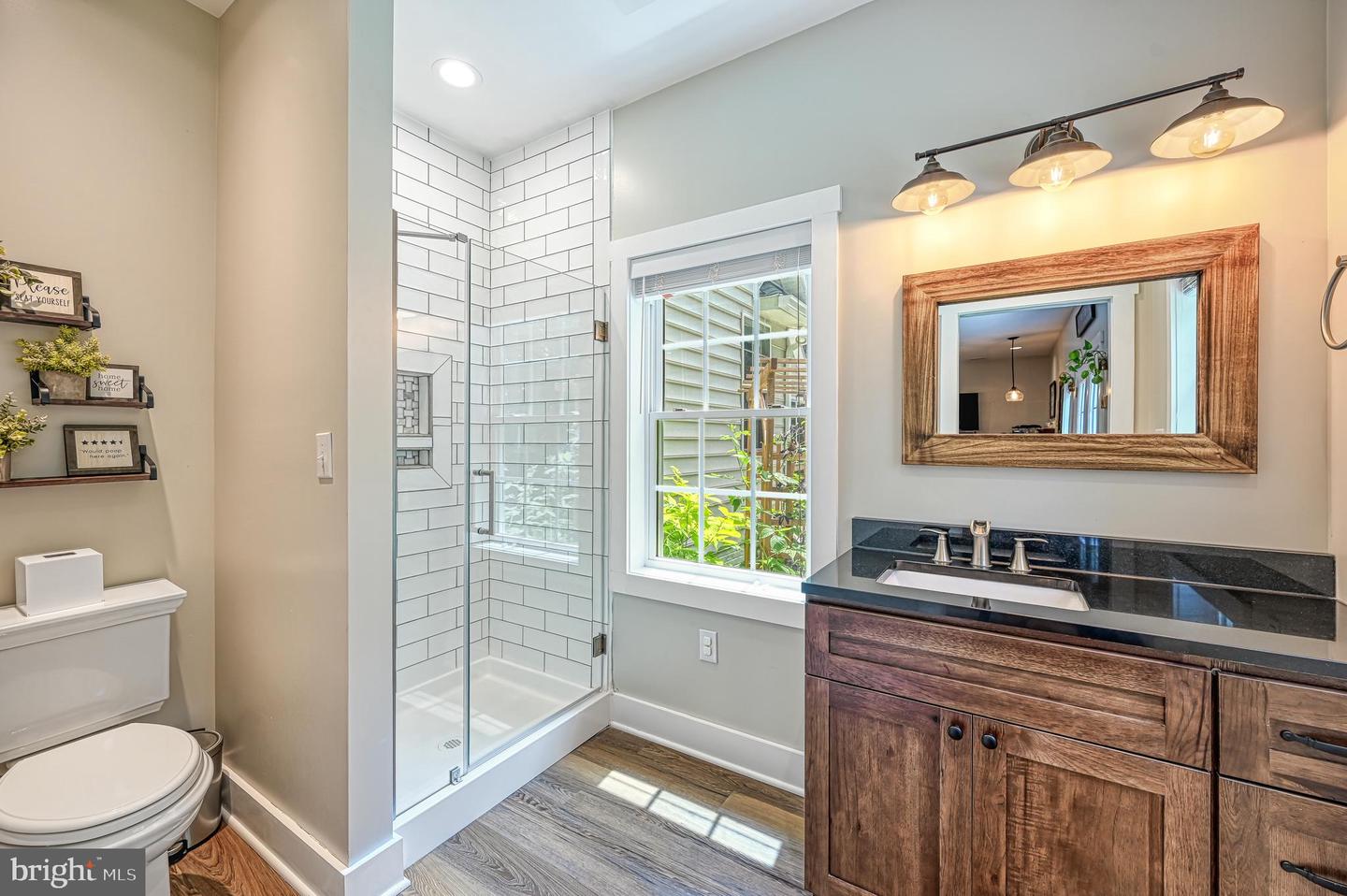 219 Oakwood Dr